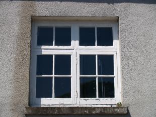 *Window in south wall 2-r
